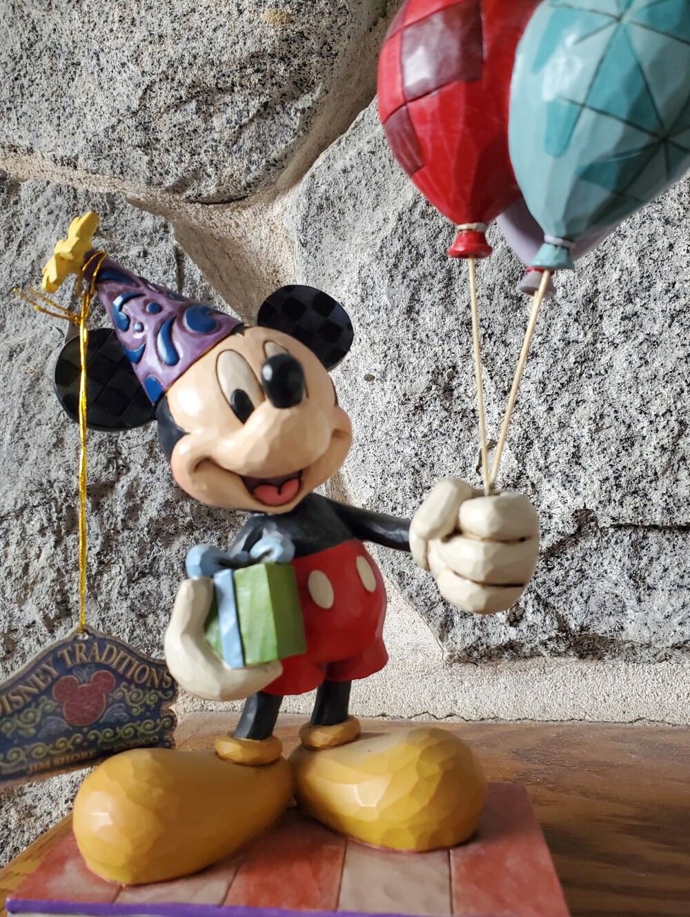 Mickey Mouse Cheerful Celebration Figurine - Picture 13 of 16